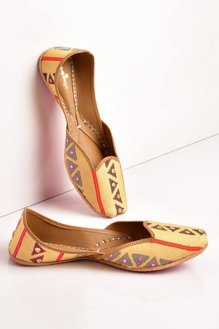 Swati Vijaivargie_Yellow Modal Silk Handcrafted Juttis _Online_at_Aza_Fashions
