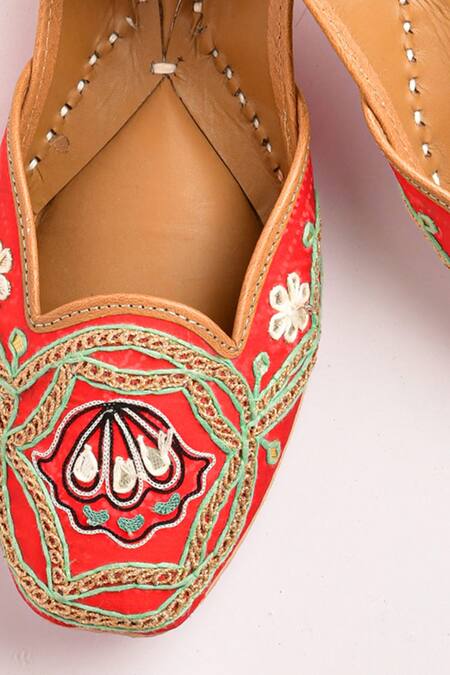 Buy_Swati Vijaivargie_Red Silk Handcrafted Juttis _Online_at_Aza_Fashions