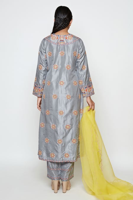 Swati Vijaivargie Embroidered Silk Kurta Set 