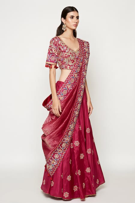 Swati Vijaivargie Maroon Silk Embroidered Bridal Lehenga Set Online at Aza Fashions Swati Vijaivargie_Maroon Silk Embroidered Bridal Lehenga Set _Online_at_Aza_Fashions