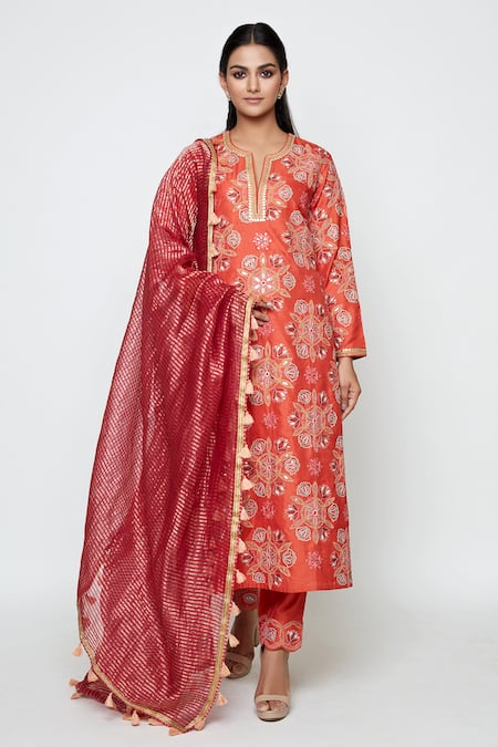 Swati Vijaivargie Embroidered Silk Kurta Set 