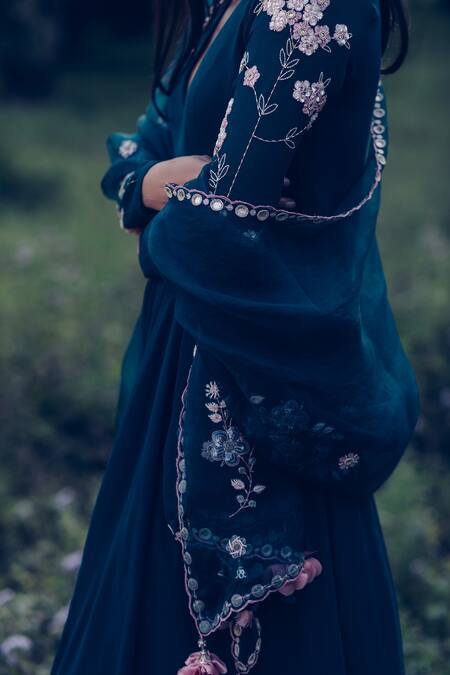 Buy Madzin Green Pant Silk Stretch Georgette Dupatta Embroidered Asymmetric Kurta Set Online at Aza Fashions Buy_Madzin_Green Pant Silk Stretch Georgette Dupatta Embroidered Asymmetric Kurta Set _Online_at_Aza_Fashions