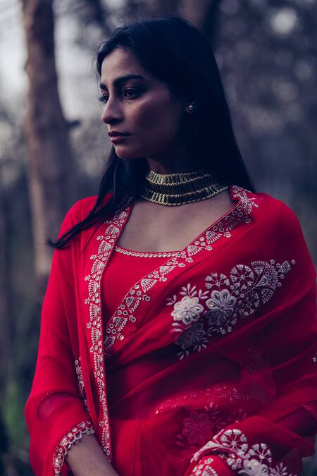 Shop_Madzin_Red Saree Organza Blouse Stretch Georgette Scoop Neck With _Online_at_Aza_Fashions