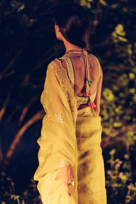 Buy_Madzin_Yellow Saree Silk Chiffon Scoop Neck Organza With Blouse _Online_at_Aza_Fashions