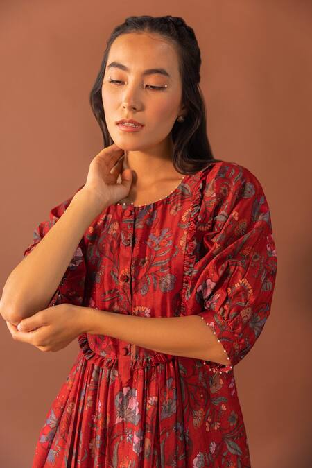 Khamaj India_Red Kurta Chanderi Floral Round Sweven And Pant Set_Online_at_Aza_Fashions