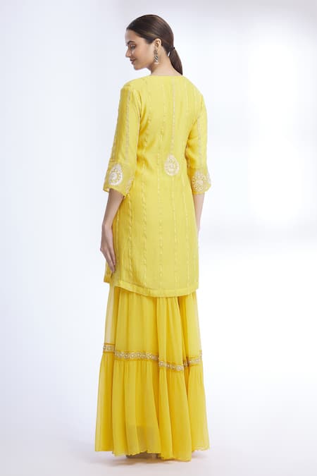 Shop Sozenkari Yellow Organza, Chiffon, Pure Silk Chanderi V Neck Embroidered Kurta Set at Aza Fashions Shop_Sozenkari_Yellow Organza, Chiffon, Pure Silk Chanderi V Neck Embroidered Kurta Set _at_Aza_Fashions