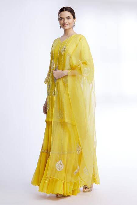 Buy Sozenkari Yellow Organza, Chiffon, Pure Silk Chanderi V Neck Embroidered Kurta Set Online at Aza Fashions Buy_Sozenkari_Yellow Organza, Chiffon, Pure Silk Chanderi V Neck Embroidered Kurta Set _Online_at_Aza_Fashions