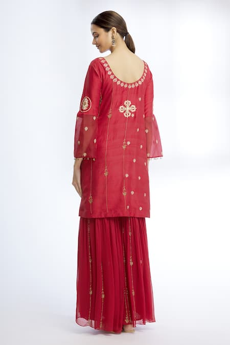 Shop Sozenkari Maroon Organza, , Muslin Boat Embroidered Kurta Set at Aza Fashions Shop_Sozenkari_Maroon Organza, , Muslin Boat Embroidered Kurta Set _at_Aza_Fashions