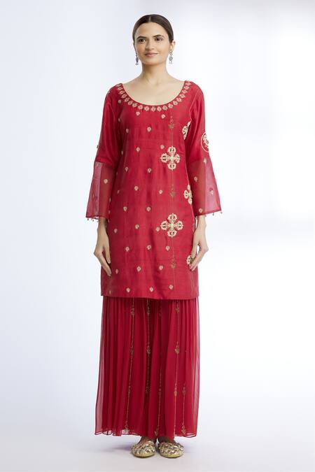 Sozenkari Maroon Organza, , Muslin Boat Embroidered Kurta Set Online at Aza Fashions Sozenkari_Maroon Organza, , Muslin Boat Embroidered Kurta Set _Online_at_Aza_Fashions