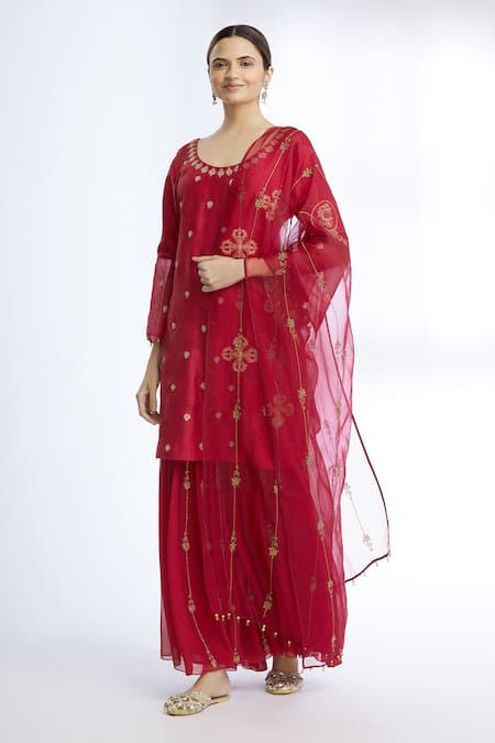 Buy Sozenkari Maroon Organza, , Muslin Boat Embroidered Kurta Set Online at Aza Fashions Buy_Sozenkari_Maroon Organza, , Muslin Boat Embroidered Kurta Set _Online_at_Aza_Fashions
