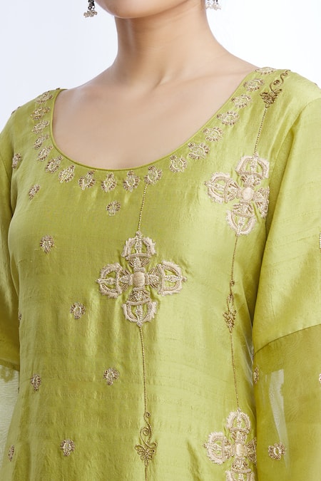 Sozenkari Green Organza, , Muslin Round Embroidered Kurta Set at Aza Fashions Sozenkari_Green Organza, , Muslin Round Embroidered Kurta Set _at_Aza_Fashions