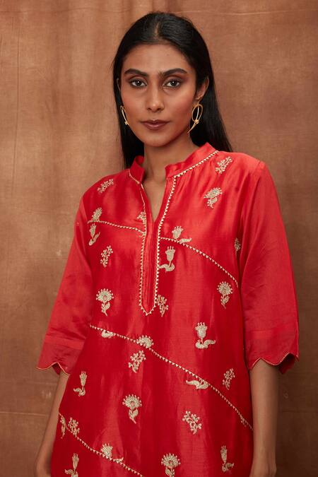 Jajobaa_Red Maheshwari Silk Embroidered Silver Gold Zari Work Kurta And Dhoti Pant Set_at_Aza_Fashions