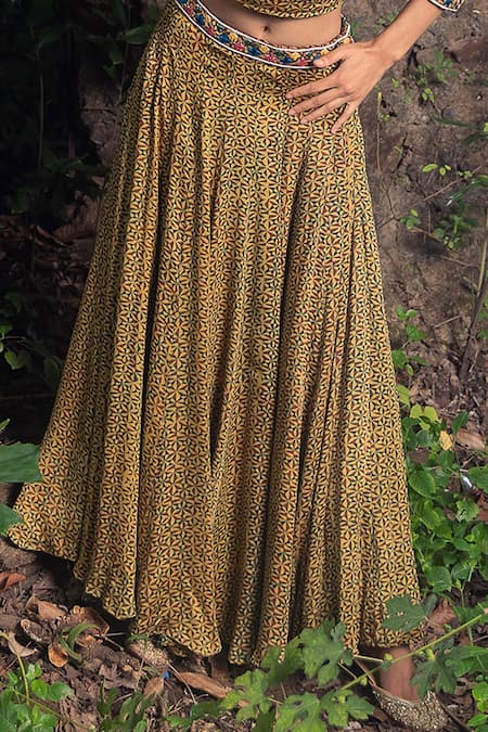 Shop Nitara Dhanraj Label Yellow Silk Geometric Motifs V Neck Printed Lehenga And Blouse Set Online at Aza Fashions Shop_Nitara Dhanraj Label_Yellow Silk Geometric Motifs V Neck Printed Lehenga And Blouse Set _Online_at_Aza_Fashions