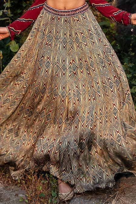 Buy_Nitara Dhanraj Label_Blue Geometric Motifs U Neck Printed Lehenga And Blouse Set _Online_at_Aza_Fashions