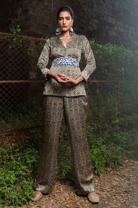 Nitara Dhanraj Label Blue , Raw Geometric Motifs V Neck Printed Jacket And Pant Set 