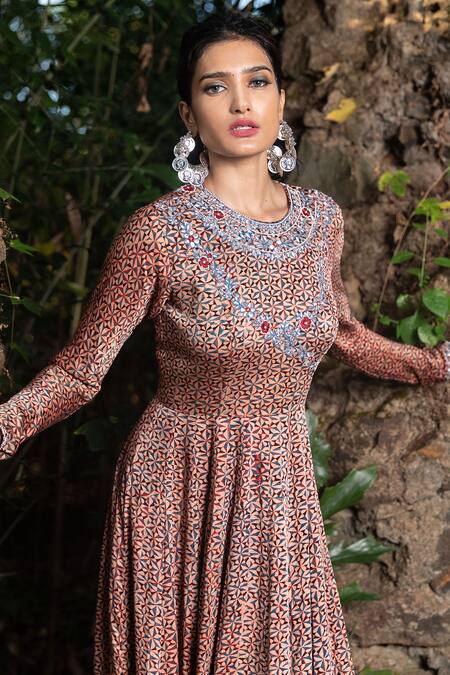 Nitara Dhanraj Label_Peach Silk, Net Geometric Motifs Round Printed Anarkali With Embroidered Dupatta _Online_at_Aza_Fashions
