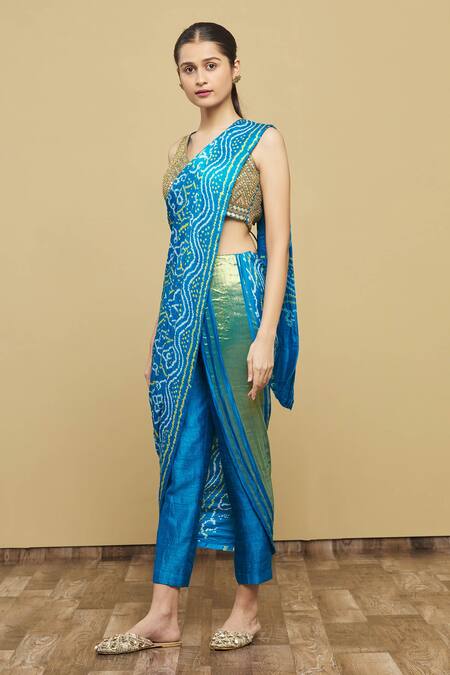 Tisha Saksena Blue Blouse And Pant Raw Sari Bandhani V Neck Saree With Online at Aza Fashions Tisha Saksena_Blue Blouse And Pant Raw Sari Bandhani V Neck Saree With_Online_at_Aza_Fashions