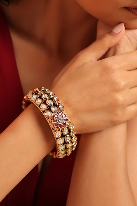 Buy_Swabhimann_Red Imitation Diamonds Kundan Embellished Floral Kada _Online_at_Aza_Fashions