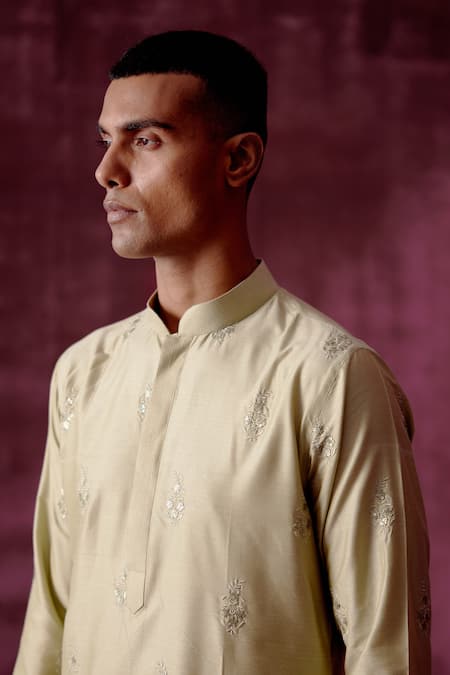 Pouli Pret_Green Silk, Lining Thread, Matte Sequins Floral Embroidered Kurta _Online_at_Aza_Fashions