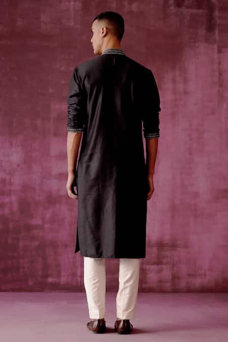 Pouli Pret Geometric Embroidered Kurta 