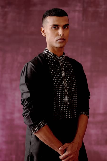 Pouli Pret_Black , Lining Thread Geometric Embroidered Kurta _Online_at_Aza_Fashions