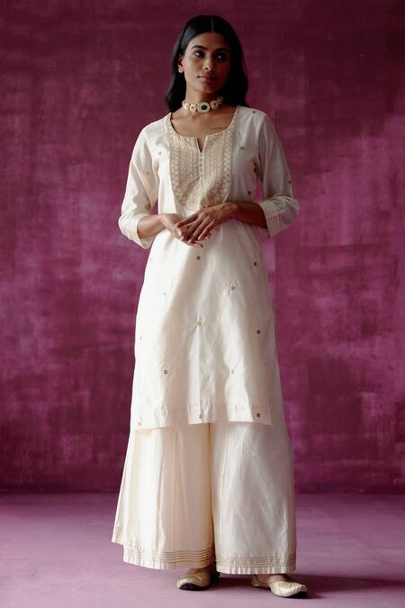 Pouli Pret Off White Organza, Chanderi, Lining Cotton Embroidered Kurta Gharara Set Online at Aza Fashions Pouli Pret_Off White Organza, Chanderi, Lining Cotton Embroidered Kurta Gharara Set _Online_at_Aza_Fashions