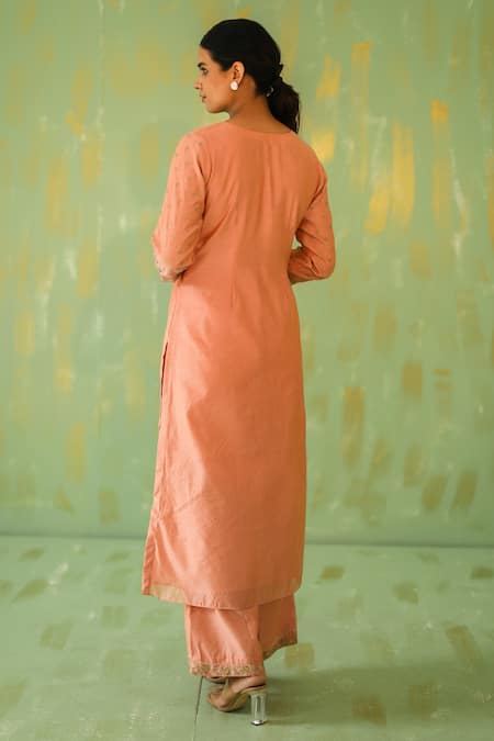Shop Pouli Pret Pink Organza, Chanderi, Lining Cotton Mirror, Embroidered Kurta Pant Set at Aza Fashions Shop_Pouli Pret_Pink Organza, Chanderi, Lining Cotton Mirror, Embroidered Kurta Pant Set _at_Aza_Fashions
