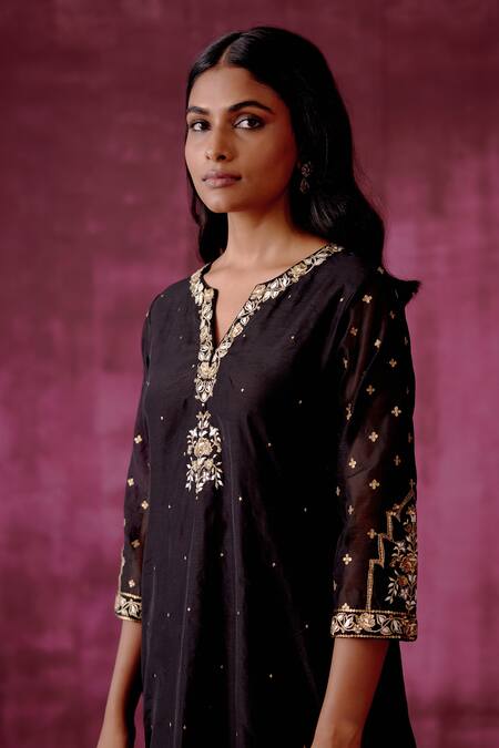 Shop_Pouli Pret_Black Organza, Chanderi, Lining Cotton Mirror, Embroidered Kurta Pant Set _Online_at_Aza_Fashions