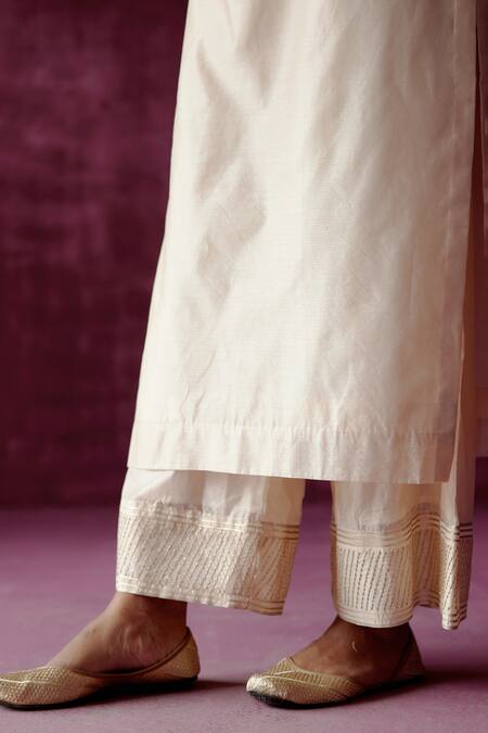 Shop_Pouli Pret_Off White Organza, Chanderi, Lining Cotton Gota, Mirrors, Kurta Pant Set _Online_at_Aza_Fashions
