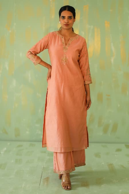 Buy Pouli Pret Pink Organza, Chanderi, Lining Cotton Mirror, Embroidered Kurta Pant Set Online at Aza Fashions Buy_Pouli Pret_Pink Organza, Chanderi, Lining Cotton Mirror, Embroidered Kurta Pant Set _Online_at_Aza_Fashions