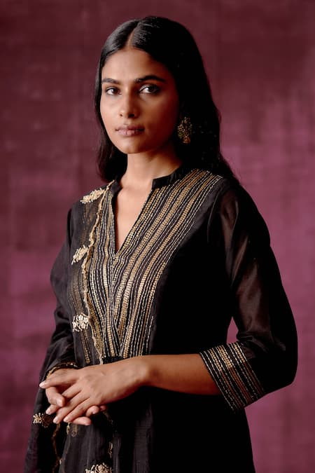 Buy_Pouli Pret_Black Organza, Chanderi, Lining Cotton Hand Mandarin Collar Kurta Pant Set _Online_at_Aza_Fashions