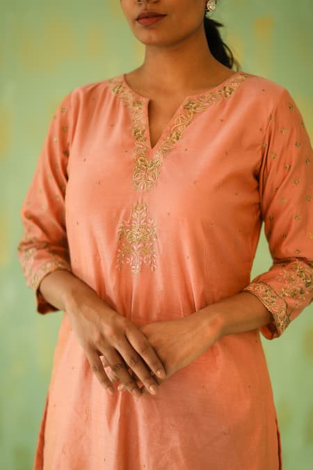 Shop Pouli Pret Pink Organza, Chanderi, Lining Cotton Mirror, Embroidered Kurta Pant Set Online at Aza Fashions Shop_Pouli Pret_Pink Organza, Chanderi, Lining Cotton Mirror, Embroidered Kurta Pant Set _Online_at_Aza_Fashions