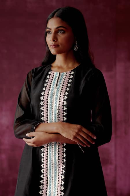 Buy Pouli Pret Black , Chanderi, Lining Mirror Asymmetric Kurta And Dhoti Pant Set Online at Aza Fashions Buy_Pouli Pret_Black , Chanderi, Lining Mirror Asymmetric Kurta And Dhoti Pant Set _Online_at_Aza_Fashions