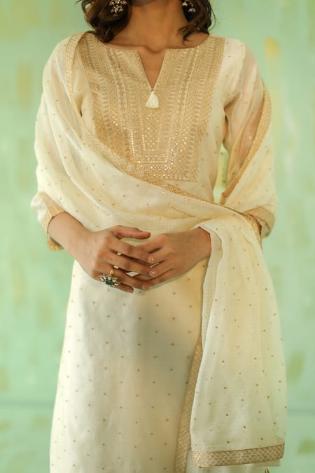 Buy_Pouli Pret_Off White Chanderi, Lining Cotton, Silk Kota Embroidered Kurta Pant Set _Online_at_Aza_Fashions