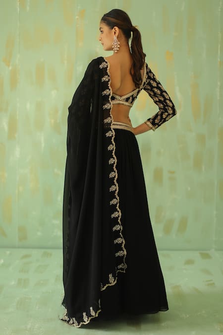 Pouli Pret Lehenga Set With Embroidered Blouse 