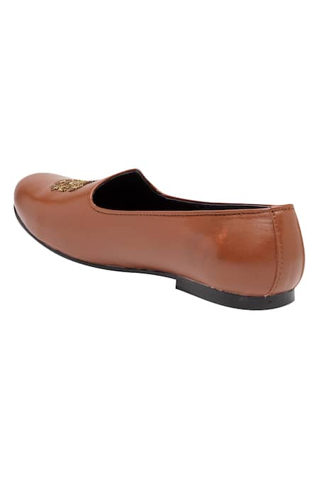 Shop_Domani_Beige Handcrafted Embroidered Juttis _Online_at_Aza_Fashions