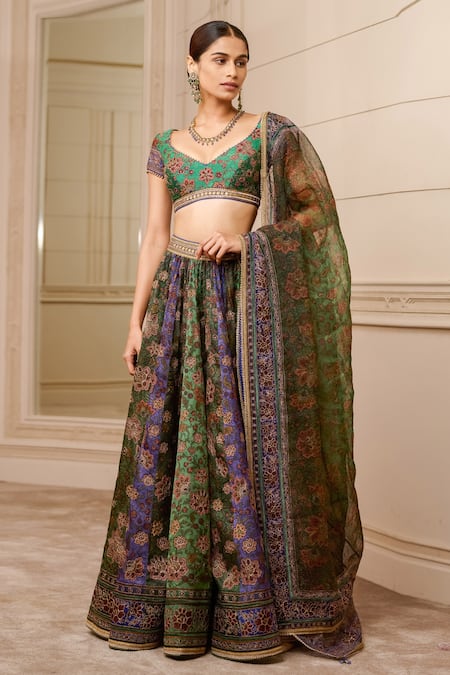 10 Best Tarun Tahiliani Bridal Collection Designs: Lehengas with Prices |  Indian bridal, Indian bridal dress, Tarun tahiliani bridal