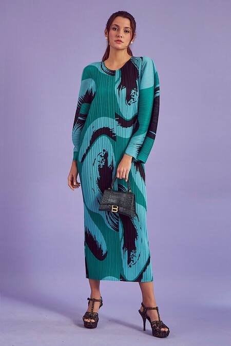 Tasuvure Green Pleated Fabric Abstract Print Round Wesley Dress Online at Aza Fashions Tasuvure_Green Pleated Fabric Abstract Print Round Wesley Dress _Online_at_Aza_Fashions