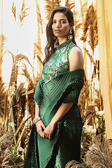 Tasuvure Indes Green Rich Pleated Fabric Pre-stitched Saree With Blouse Online at Aza Fashions Tasuvure Indes_Green Rich Pleated Fabric Pre-stitched Saree With Blouse_Online_at_Aza_Fashions