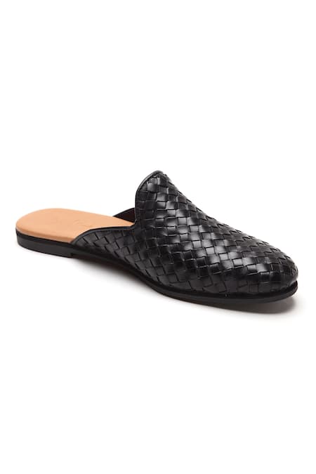 Tissr Black Textured Leather Mules 