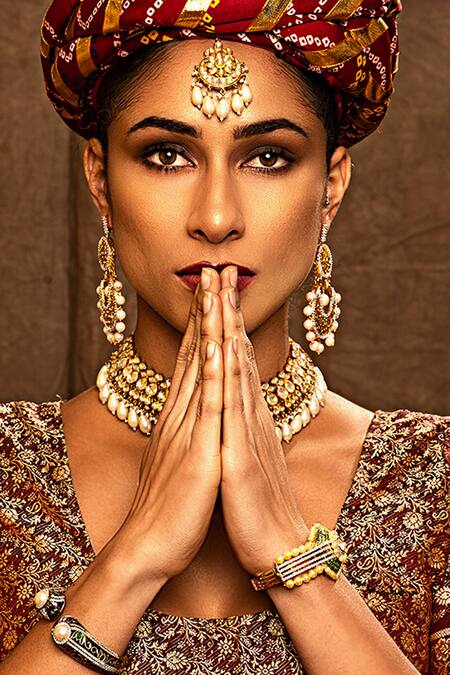 Buy Tsara Gold Plated Crystal Enamel Kada - Single Pc Online at Aza Fashions Buy_Tsara_Gold Plated Crystal Enamel Kada - Single Pc_Online_at_Aza_Fashions