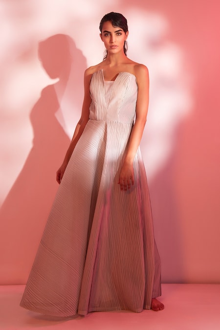 Shop Tabeer India Off White Organza Sweetheart Neck 3d Flared Gown at Aza Fashions Shop_Tabeer India_Off White Organza Sweetheart Neck 3d Flared Gown _at_Aza_Fashions