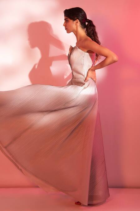 Tabeer India Off White Organza Sweetheart Neck 3d Flared Gown Online at Aza Fashions Tabeer India_Off White Organza Sweetheart Neck 3d Flared Gown _Online_at_Aza_Fashions