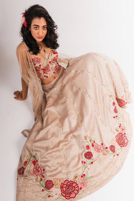 Buy_Taavare_Beige Raw Silk, Tulle Top Sweetheart Neck Embroidered Jacket Lehenga Set_Online_at_Aza_Fashions