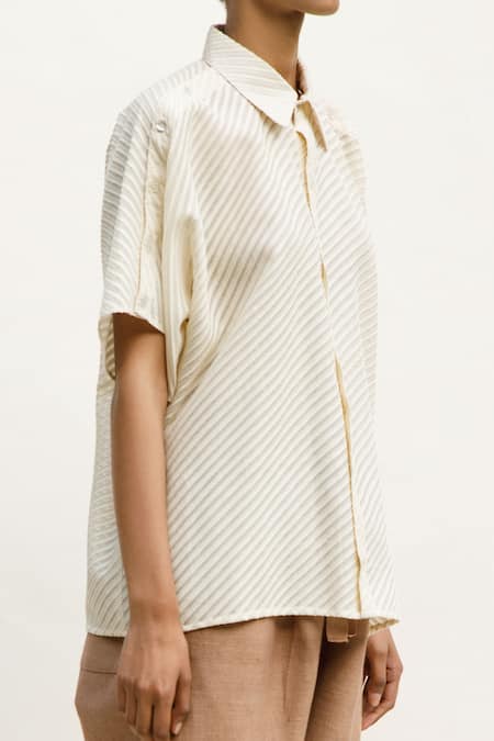 Urvashi Kaur_Off White Cotton Collared Cyprus Textured Shirt _Online_at_Aza_Fashions
