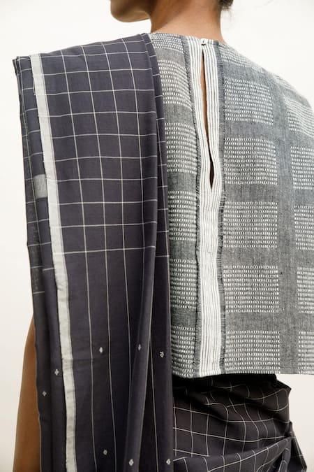 Urvashi Kaur_Black Handloom Cotton Caprice Checkered Hand Spun Saree _Online_at_Aza_Fashions