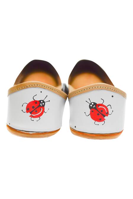 Buy Haelli Grey Hand Paint Juttis Online at Aza Fashions Buy_Haelli_Grey Hand Paint Juttis_Online_at_Aza_Fashions