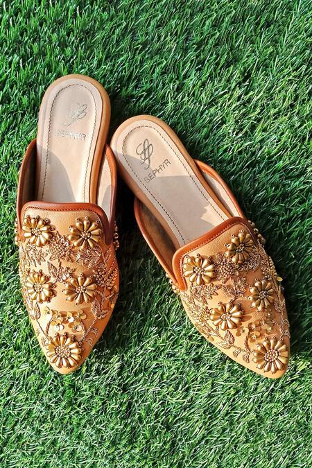 Shop Sephyr Beige Zardozi Embroidered Mules at Aza Fashions Shop_Sephyr_Beige Zardozi Embroidered Mules _at_Aza_Fashions