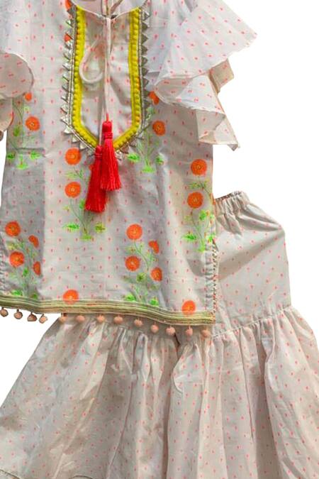 The Plum Bum White Cotton Tassels, Embroidery Printed Kurta And Sharara Set Online at Aza Fashions The Plum Bum_White Cotton Tassels, Embroidery Printed Kurta And Sharara Set _Online_at_Aza_Fashions