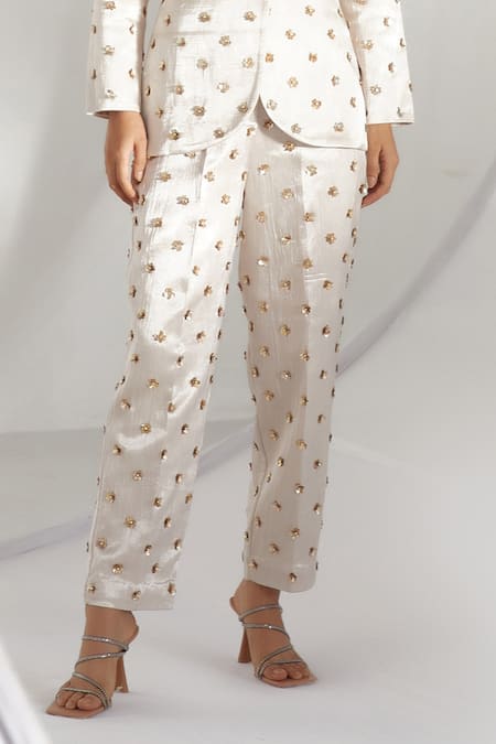 Twinkle Hanspal_White Mashru Silk Hand Embroidered Floral Lapel Blazer And Pant Set  _at_Aza_Fashions